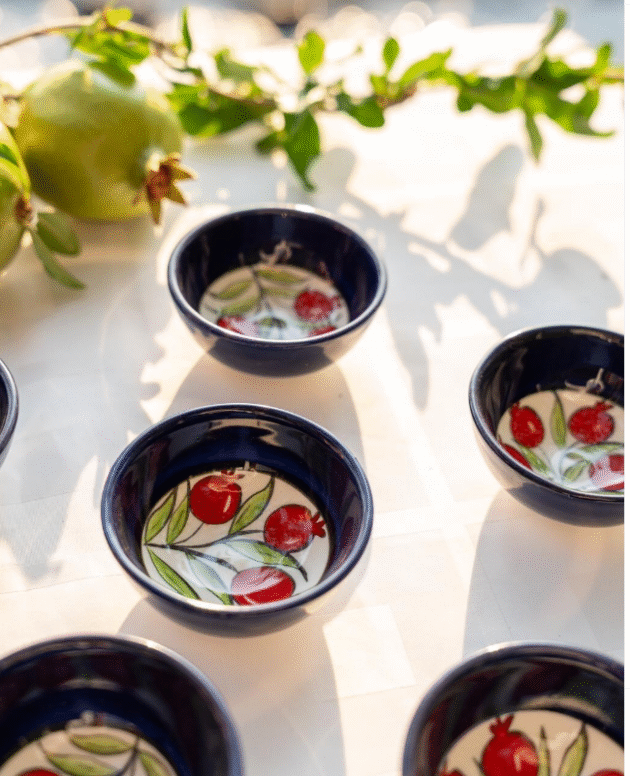 El yapımı seramik zarafeti  Nar desenli 6’lı 8 cm kase seti